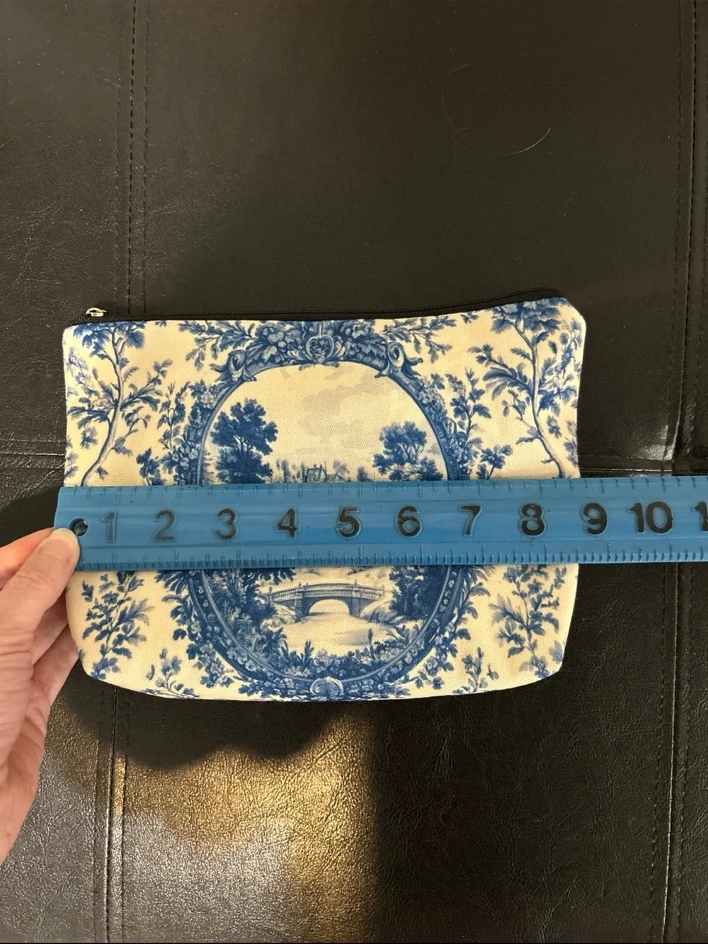 NWT Hair care bundle in a Blue and White Toile Cosmetic Pouch - Picture 7 of 9